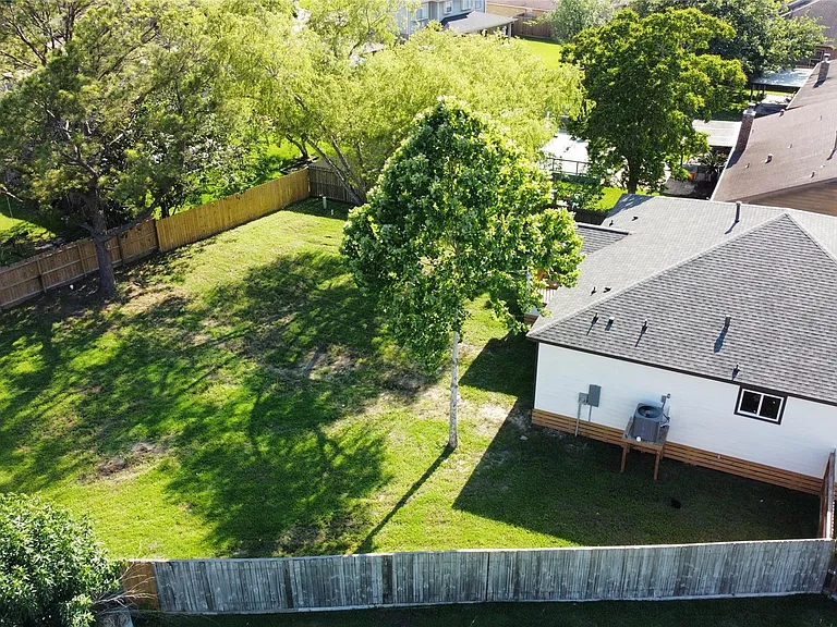 11514 Quincewood Dr — Photo 3