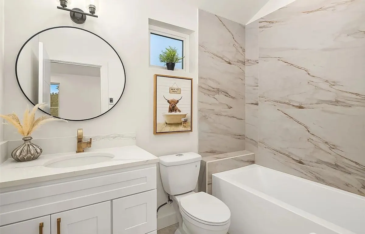 2 bed, 1108 sqft, $3,700 — Photo 3
