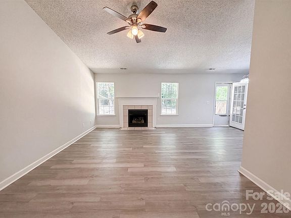 3rd image of 2223 Mancke Dr
