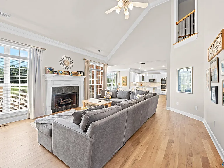 103 Wickerberry Ln — Photo 9