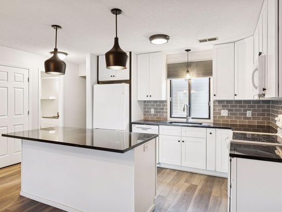 100 South Dr Unit E, Circle Pines, MN 55014