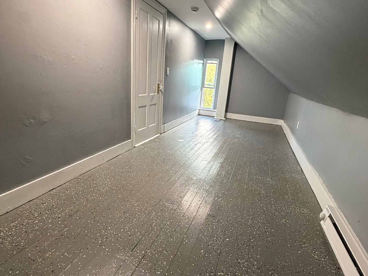 1 bed, 1200 sqft, $1,200 — Photo 2
