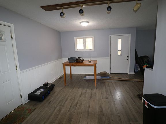 3rd image of 747 Fleetwood Ave