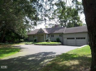 15 Verna Field Rd, Fairfield, CT 06824