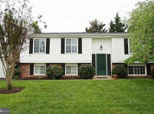 402 Sanders Ln, Gaithersburg, MD 20877