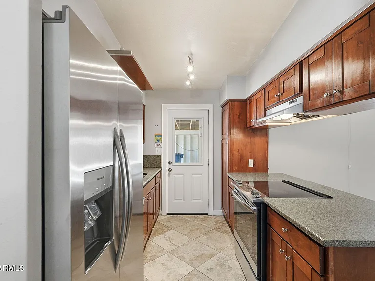 1609 E Gaylon Dr — Photo 13