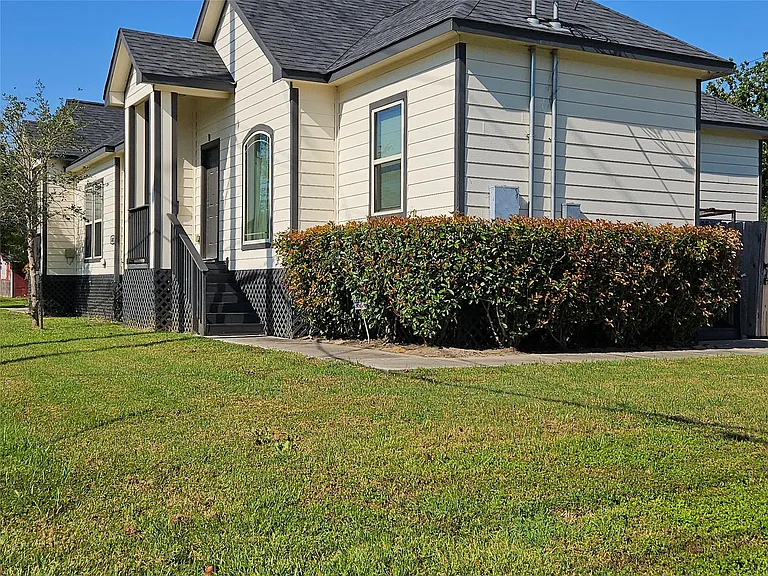 4801 Wenda St #B — Photo 2