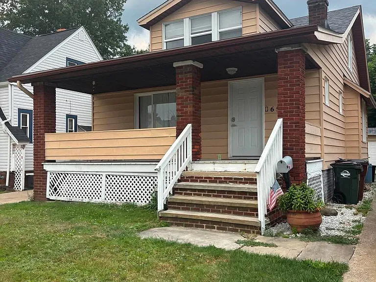 6515 Forest Ave — Photo 1