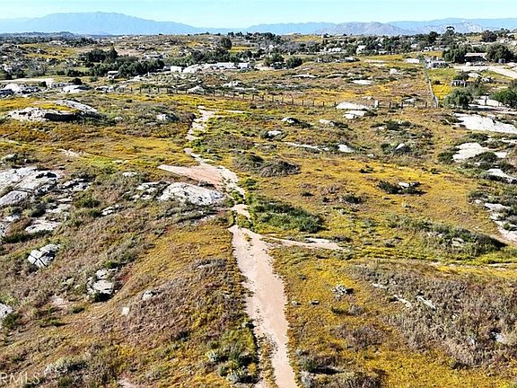 5th image of 22169 Rocky Hills Rd