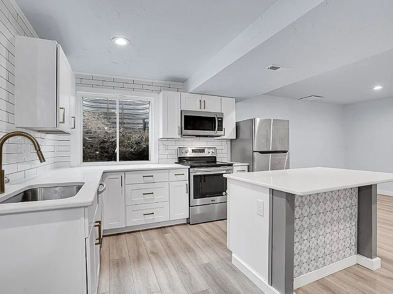 8065 Eagleview Dr — Photo 29