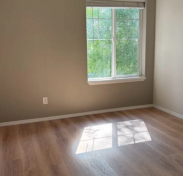 825 Forestglen Dr #7E — Photo 2