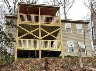 212 Brigsy Ln, Whittier, NC 28789