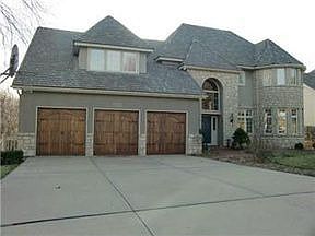 3rd image of 4228 NE Courtney Dr