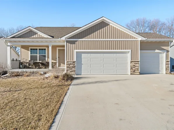 5596 Pine Valley Dr, Pleasant Hill, IA 50327