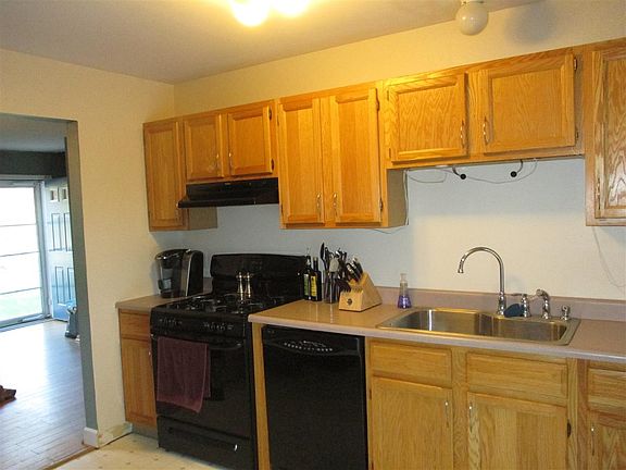 5th image of 14 Castlewood Dr
