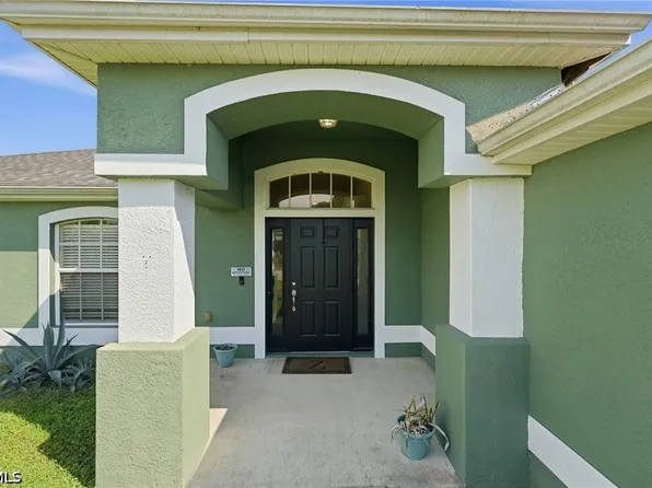 212 NW 28th Ter, Cape Coral, FL 33993