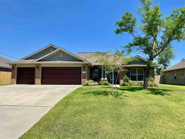 8324 Randall Dr, Navarre, FL 32566