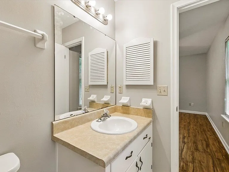 3232 Riddle Dr — Photo 27