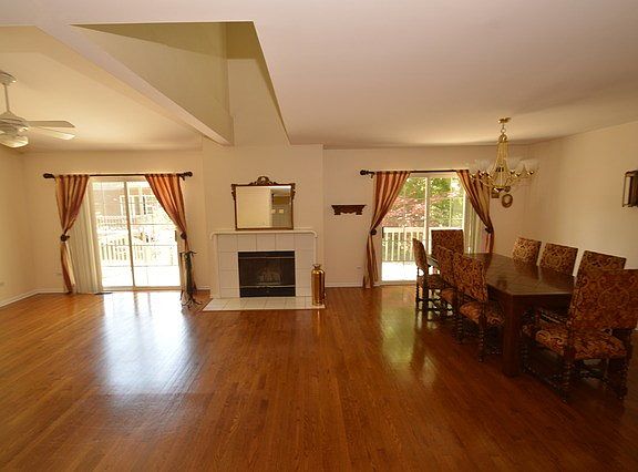 2nd image of 112 Willow Creek Ln