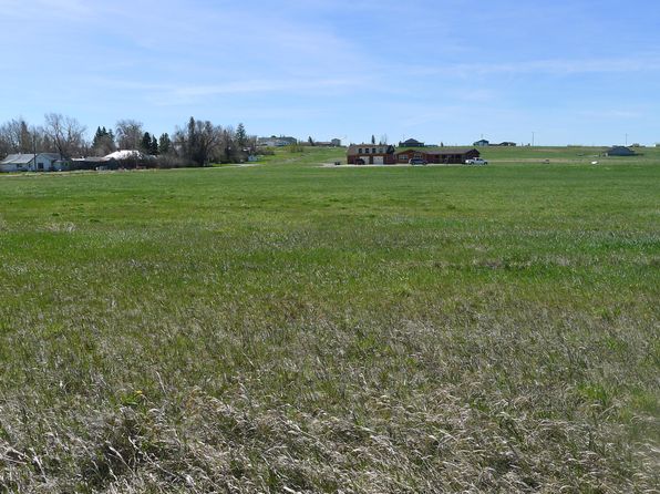 2 1st St W, Hobson, MT 59452