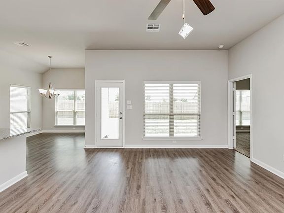 5th image of 1126 Lilac Ledge Dr