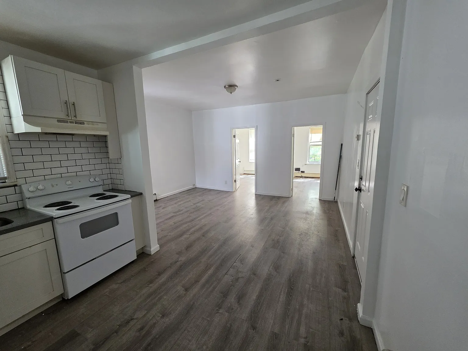 2 bed, 700 sqft, $2,795 — Photo 3