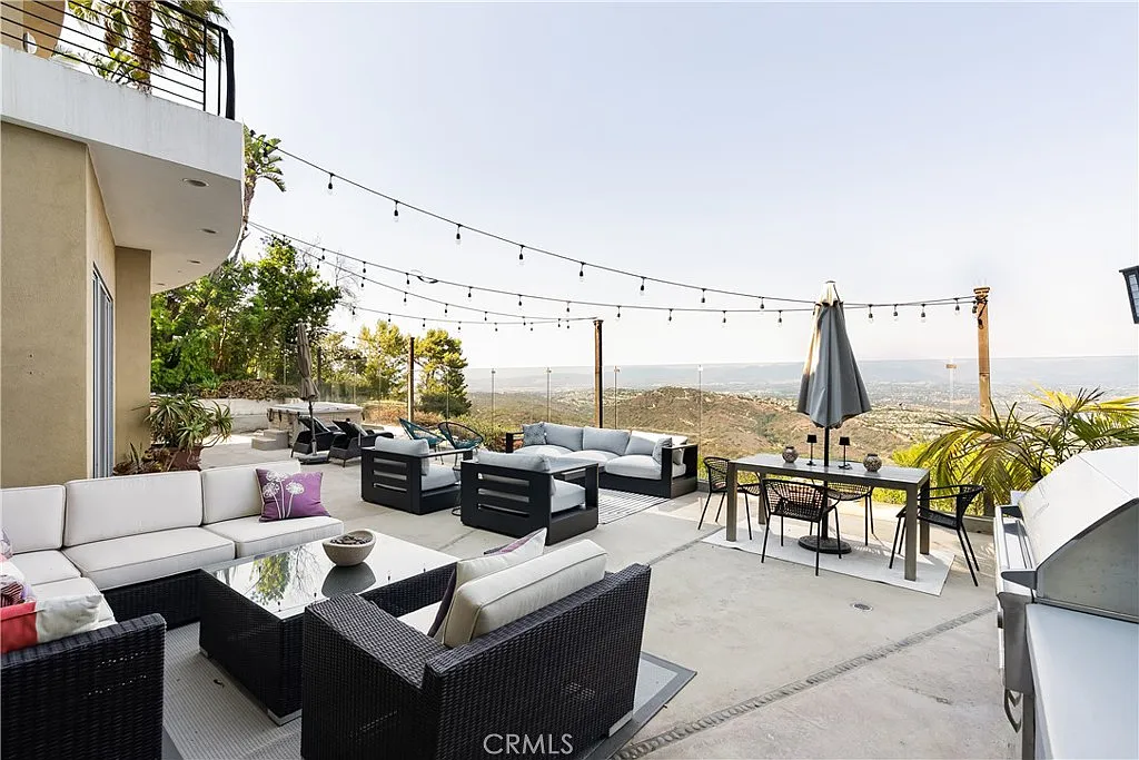 3 bed, 2.5 bath, 3111 sqft, $15,000 — Photo 2