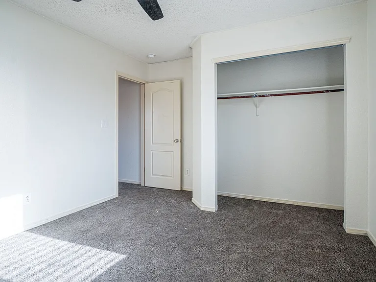 7041 Falling Leaf Cir — Photo 18