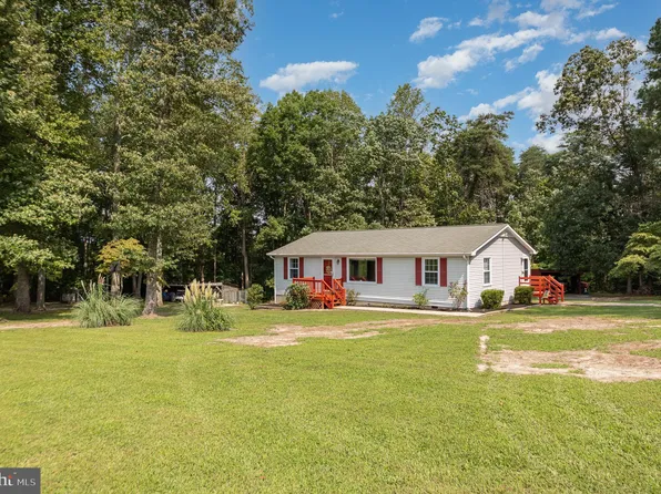 17878 Locust Hill Rd, Bowling Green, VA 22427