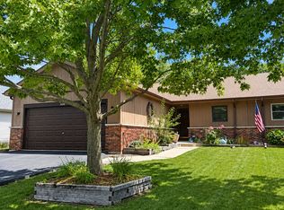 1608 Walsh Dr, Yorkville, IL 60560