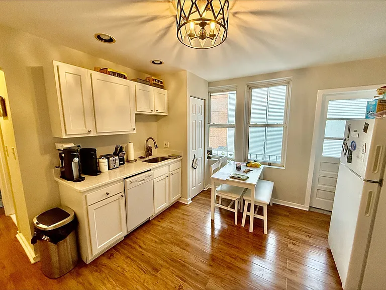 212 Hanover St #2 — Photo 13