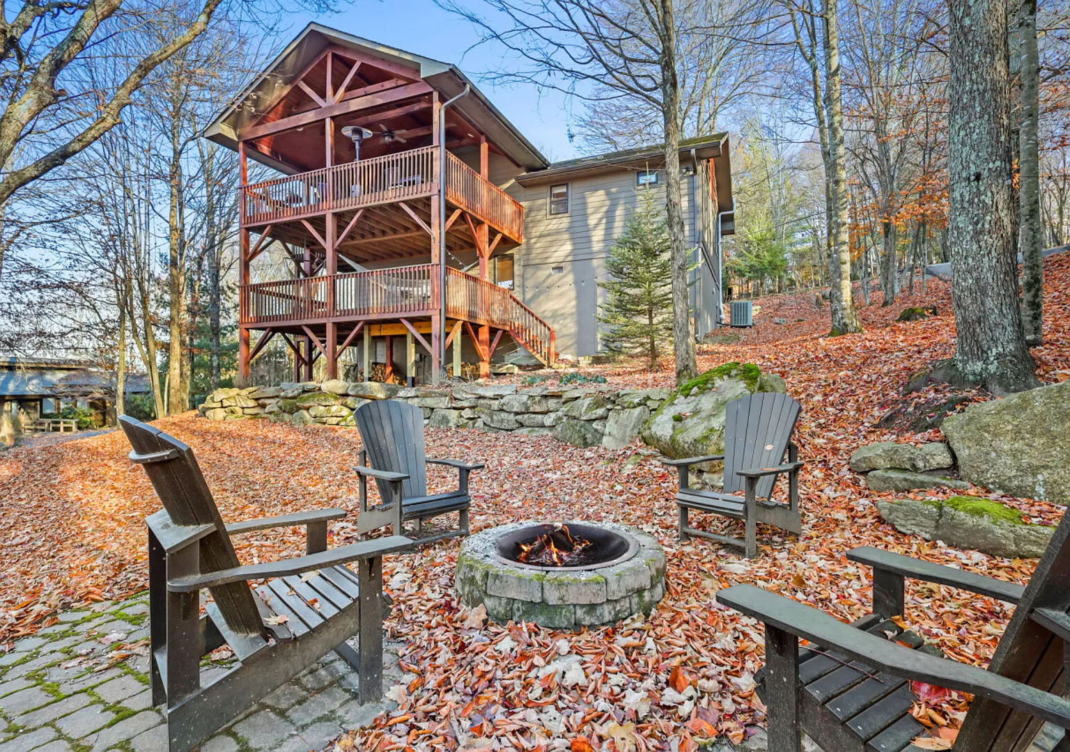 Views, Hot Tub, Pet Friendly, Firepit, Decks — Photo 4