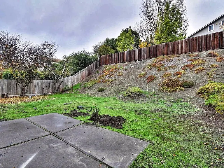 221 San Marin Dr — Photo 22