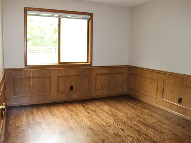 Lower level office/bedroom