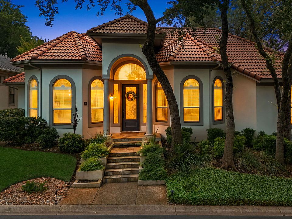 1st image of 21 Worthsham Dr