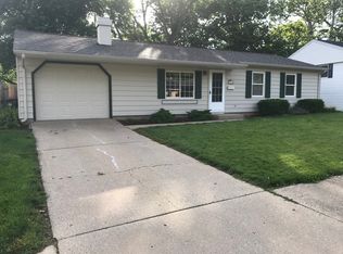 1806 Victoria Dr, Pekin, IL 61554