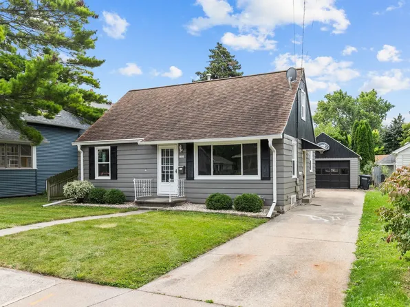 1321 Rahr Ave, Oshkosh, WI 54901