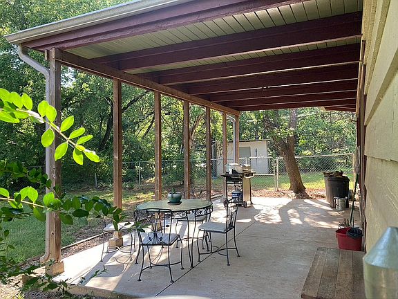 2nd image of 2401 S Country Side Dr