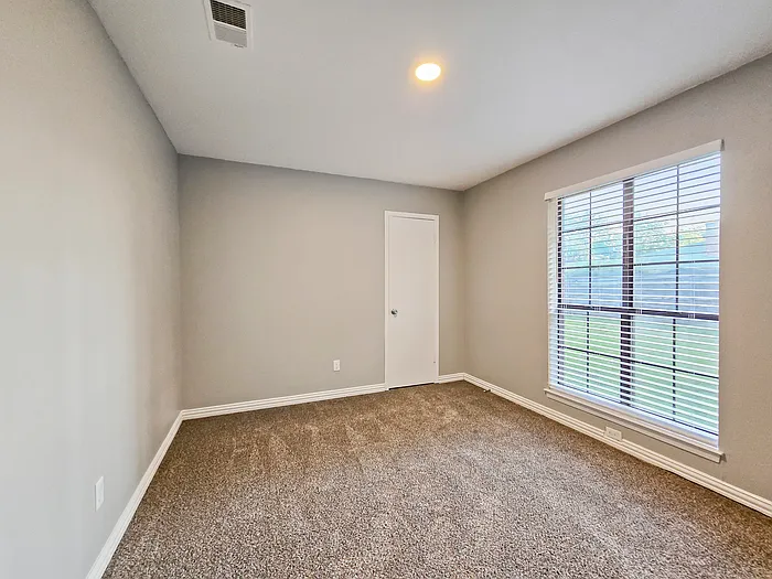 1612 Cindy Ct — Photo 12