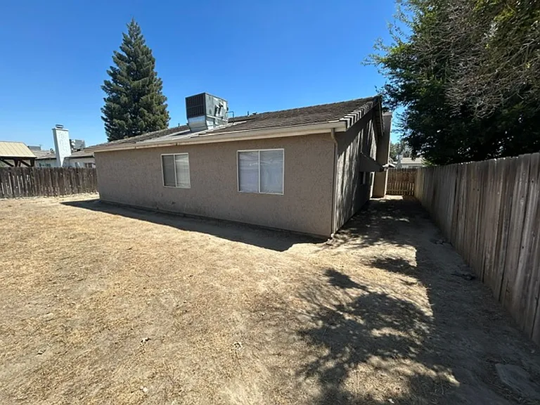 2406 W Prospect Ave — Photo 13