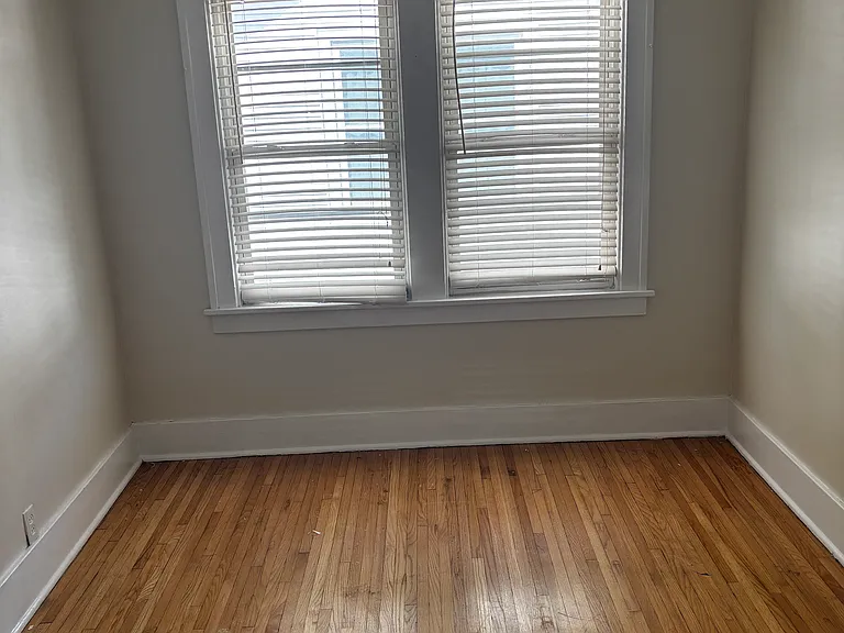 1300 W Governor St — Photo 12