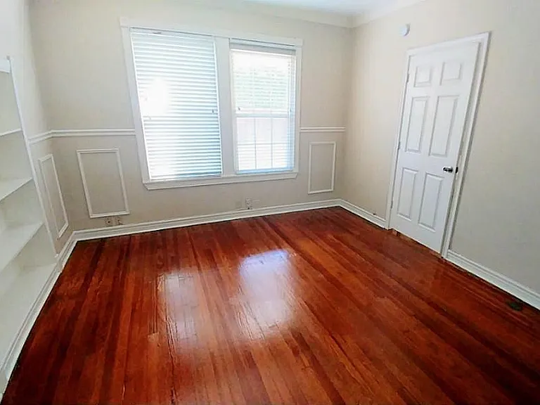 1409 Wentworth St #1 — Photo 8