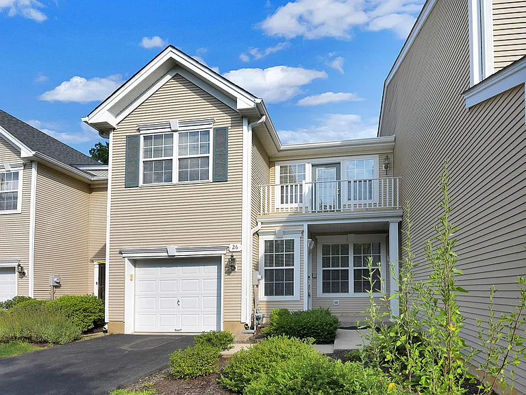 26 Normandy Dr — Photo 2