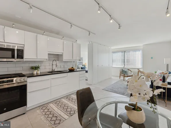 800 4th St SW APT S419, Washington, DC 20024
