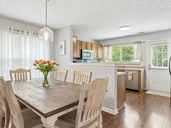 3rd image of 2156 Erin Ln