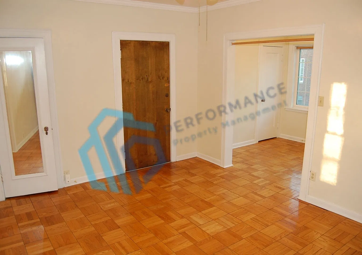 Cute & clean studio near downtown! — Photo 3