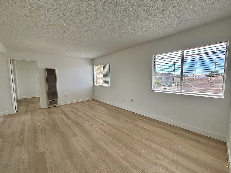 1401 W 169th St #21 — Photo 3