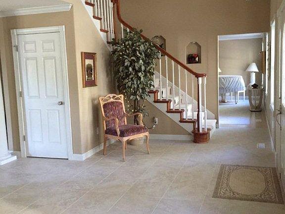 Large, open entry way