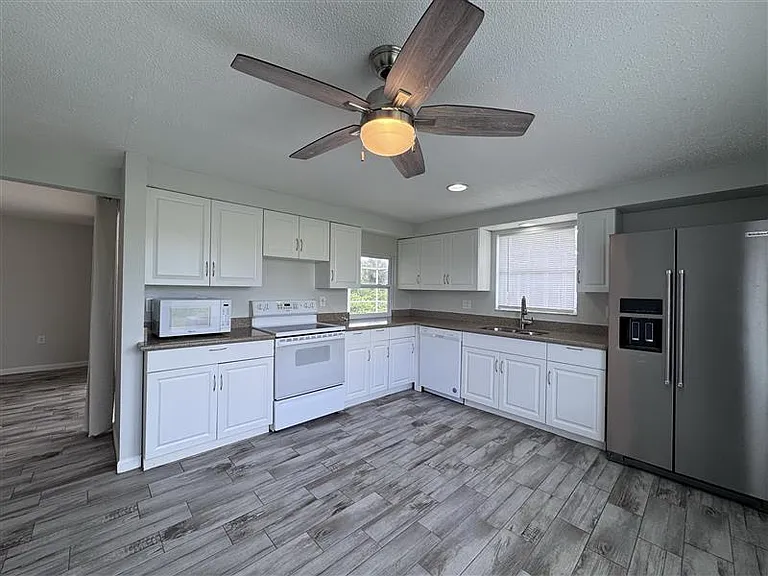 3445 Sarto Ln — Photo 8