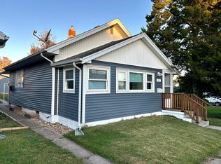 927 S 9th Ave, Marshalltown, IA 50158